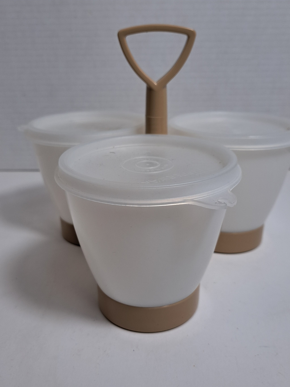 7 Pc Set Tupperware Condiment Caddy #757 Tan W/ Sheer Lids White Cups Vintage